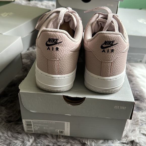 WMNS AIR FORCE 1 - Picture 4 of 4